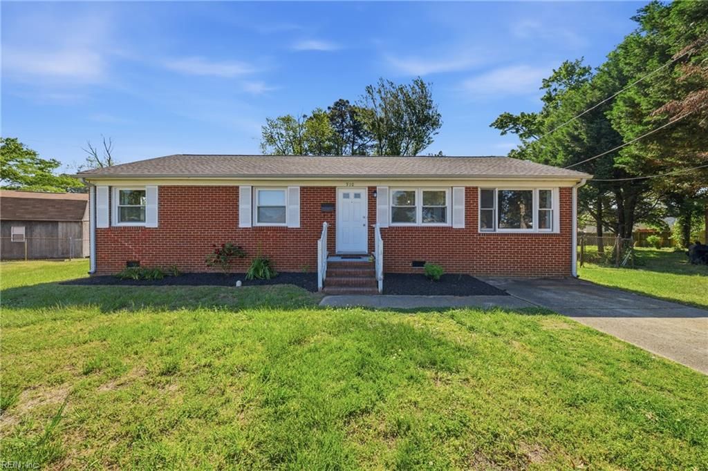 Photo of 910 Thornbriar Court, Hampton, VA 23661 (MLS # 10633461)