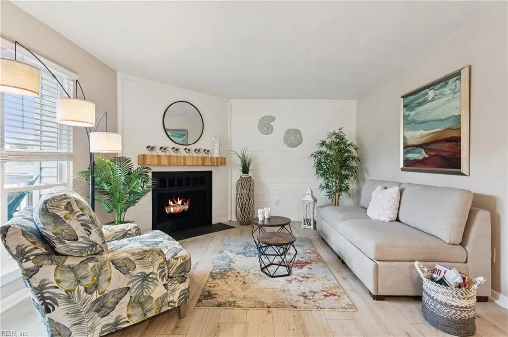 Virginia Beach, Virginia 23451, United States, 2 Bedrooms Bedrooms, ,1 BathroomBathrooms,Residential,Active,174360