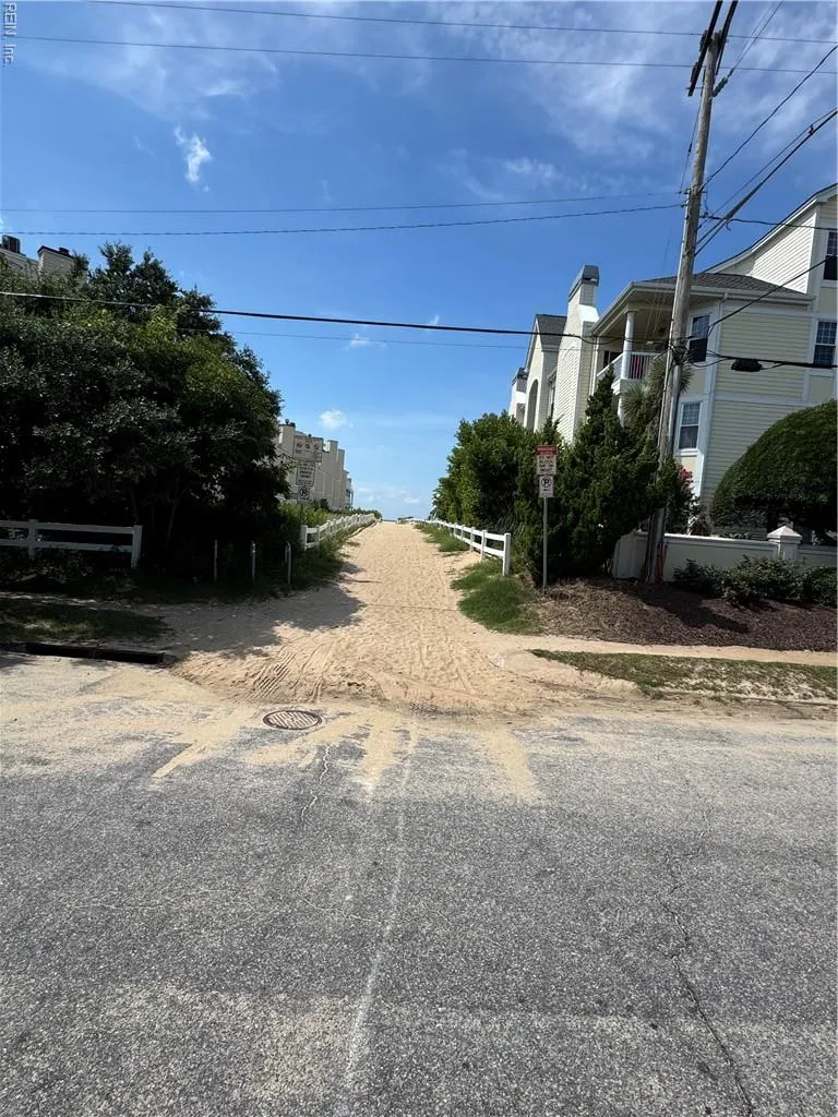 Virginia Beach, Virginia 23451, United States, 2 Bedrooms Bedrooms, ,1 BathroomBathrooms,Residential,Active,174360