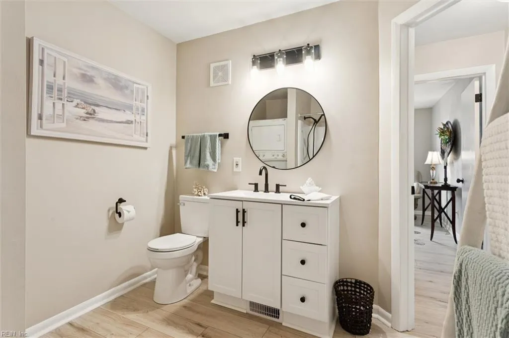 Virginia Beach, Virginia 23451, United States, 2 Bedrooms Bedrooms, ,1 BathroomBathrooms,Residential,Active,174360