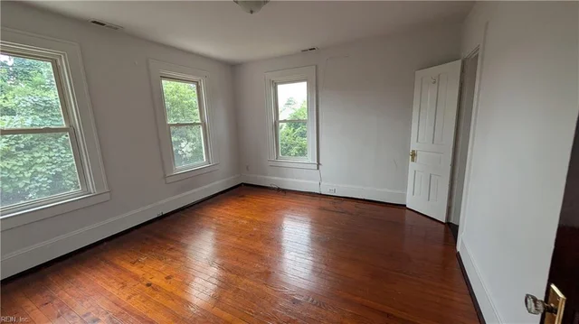 415 Colbert Avenue, photo 4 of 14