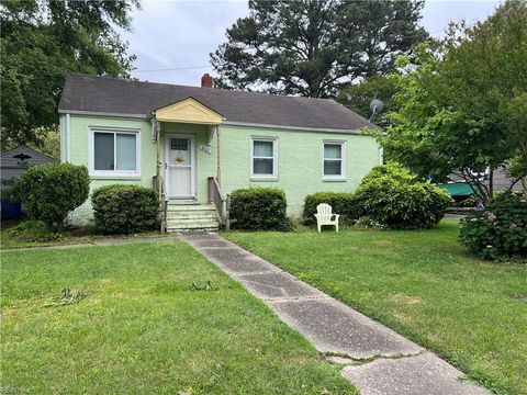 Single Family Residence in Virginia Beach VA 810 9th Street.jpg