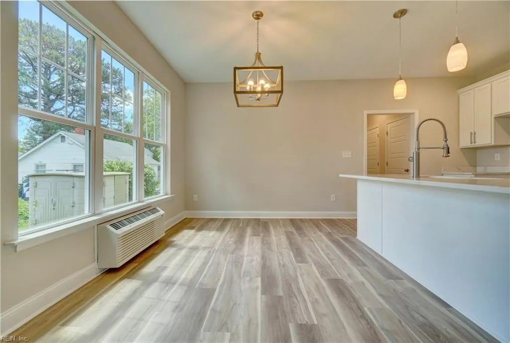 Hampton, Virginia 23664, United States, 5 Bedrooms Bedrooms, ,4 BathroomsBathrooms,Residential,Active,194837