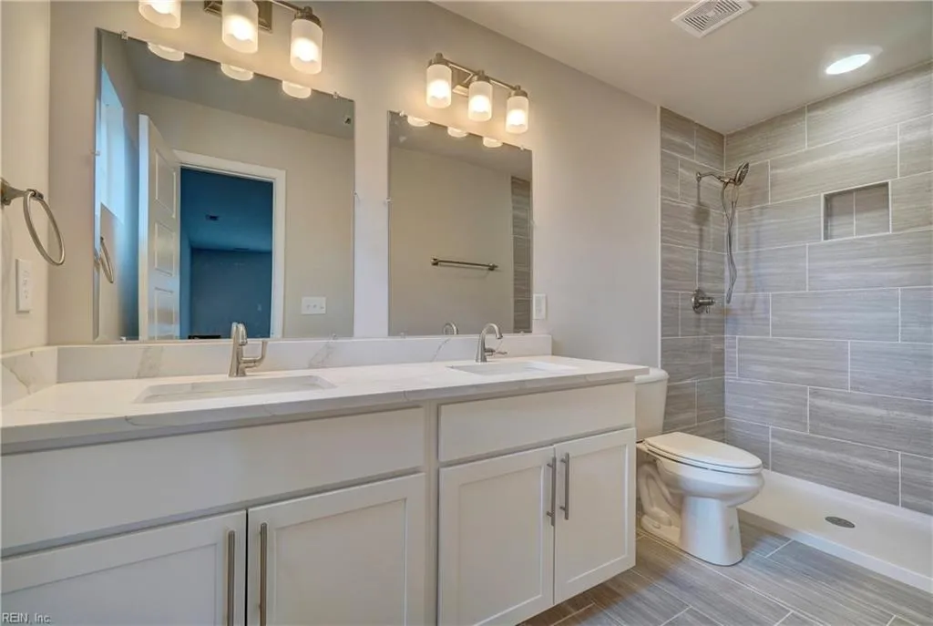 Hampton, Virginia 23664, United States, 5 Bedrooms Bedrooms, ,4 BathroomsBathrooms,Residential,Active,194837