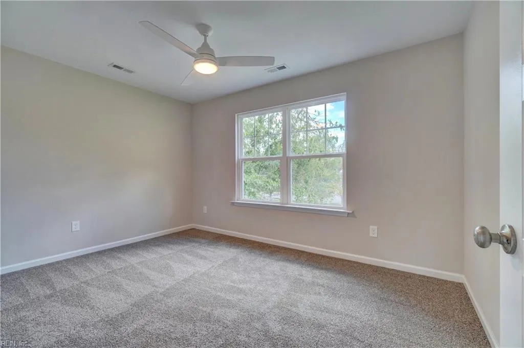 Hampton, Virginia 23664, United States, 5 Bedrooms Bedrooms, ,4 BathroomsBathrooms,Residential,Active,194837