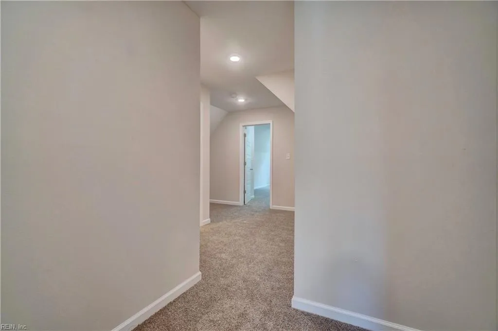 Hampton, Virginia 23664, United States, 5 Bedrooms Bedrooms, ,4 BathroomsBathrooms,Residential,Active,194837