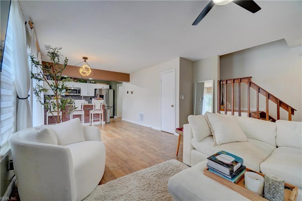 100 Castilian DR
