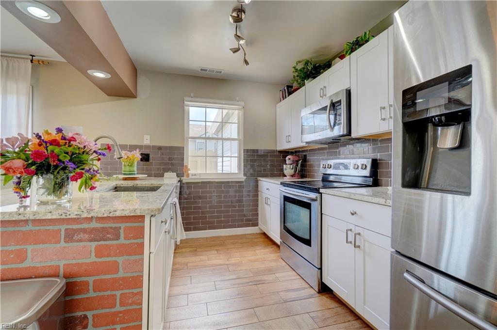 100 Castilian DR