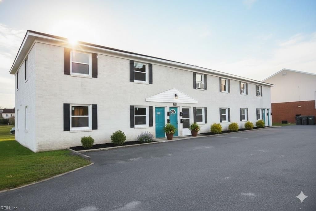 Photo of 811 Randolph Street #B, Portsmouth, VA 23704 (MLS # 10614170)