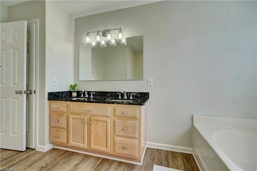 Suffolk, Virginia 23434, United States, 4 Bedrooms Bedrooms, ,3 BathroomsBathrooms,Residential,Active,92322