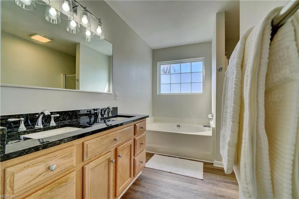 Suffolk, Virginia 23434, United States, 4 Bedrooms Bedrooms, ,3 BathroomsBathrooms,Residential,Active,92322