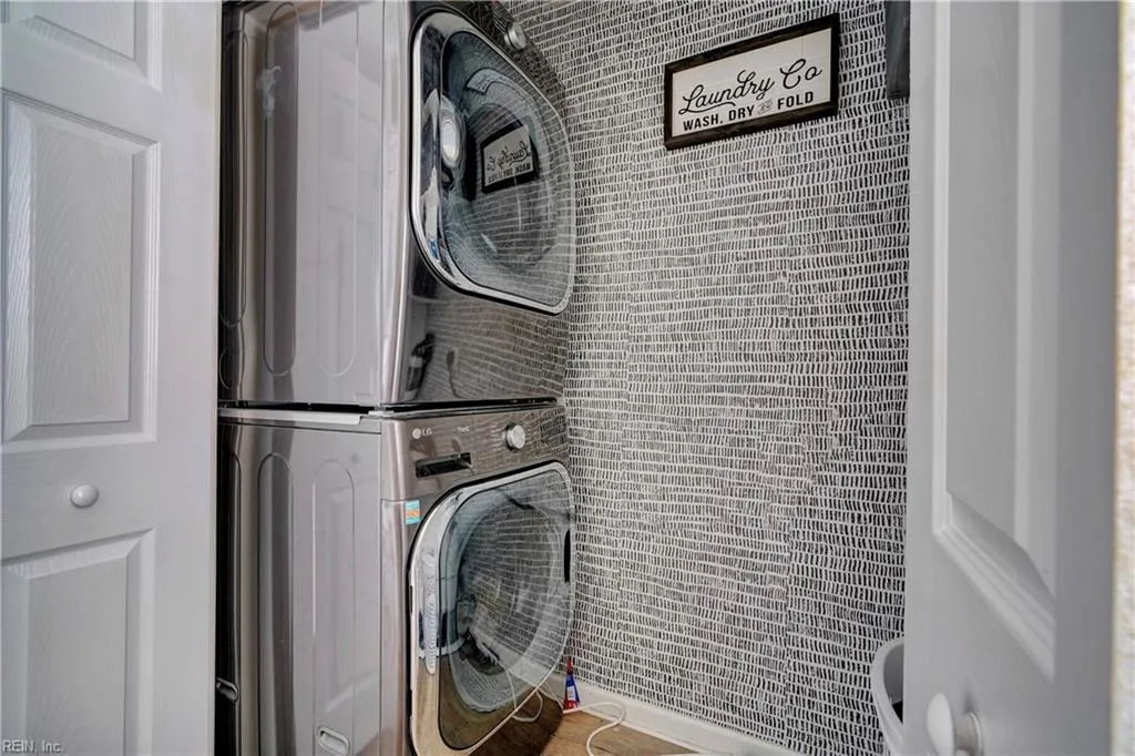 Suffolk, Virginia 23434, United States, 4 Bedrooms Bedrooms, ,3 BathroomsBathrooms,Residential,Active,92322