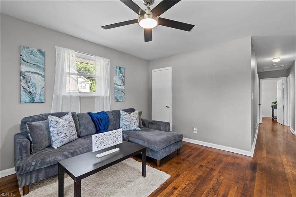 Photo of 526 Powhatan Parkway, Hampton, VA 23661 (MLS # 10659595)