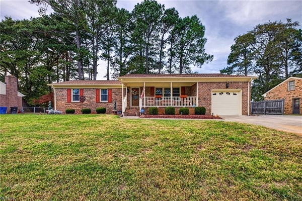 816 ARNOLD PALMER DR, PORTSMOUTH, VA 23701 - Image c6cab95455bbe0e7a0ade33eaf05105e/1232954976