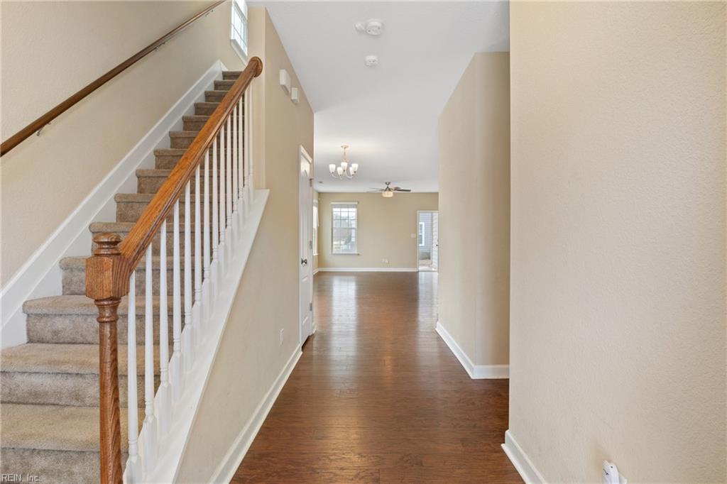 303 Goldenstar LN