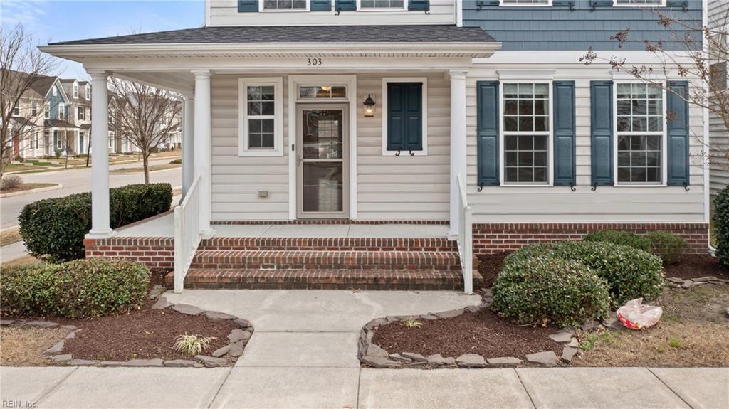 303 Goldenstar LN