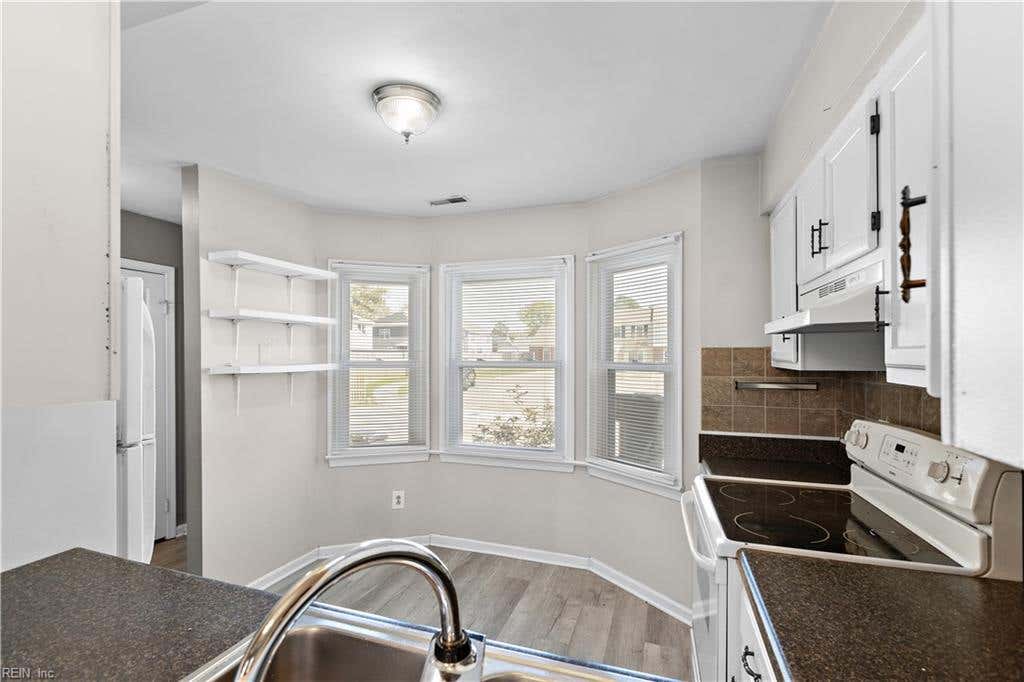 Photo of 5121 Radcliffe Circle, Portsmouth, VA 23703 (MLS # 10648233)