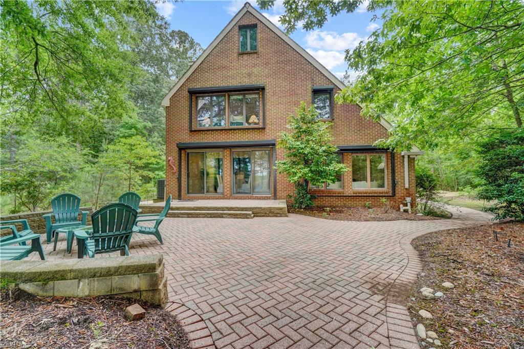 110 Olde Pond LN