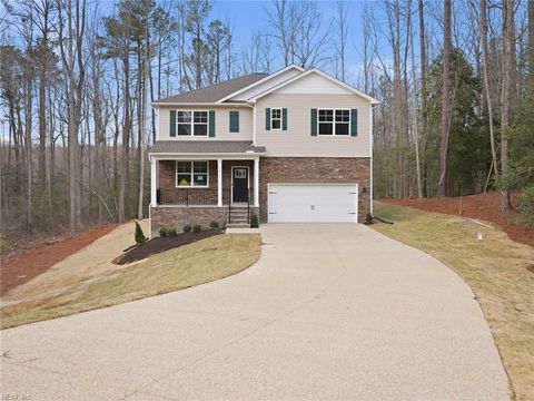 Photo of 7611 Patriots Way, Gloucester, VA 23061 (MLS # 10632297)