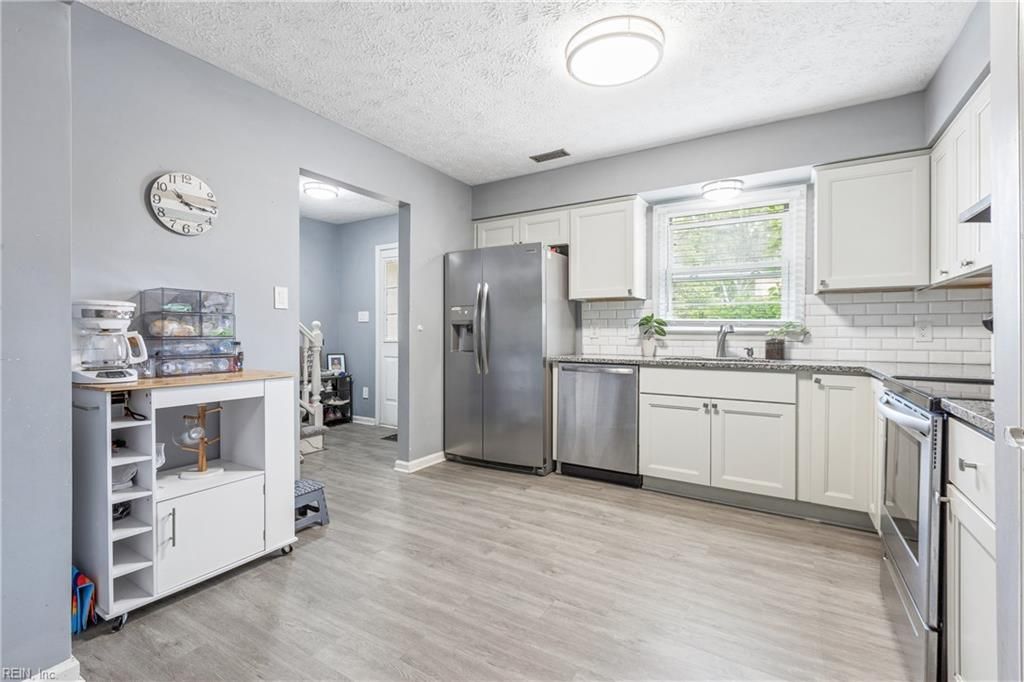 Photo of 29 Glascow Way, Hampton, VA 23669 (MLS # 10633685)