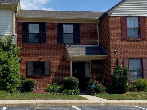 Photo of 301 Civil Court #E, Newport News, VA 23608 (MLS # 10631984)