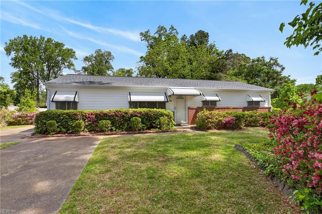 Photo of 2800 Country Club Drive, Suffolk, VA 23435 (MLS # 10631428)