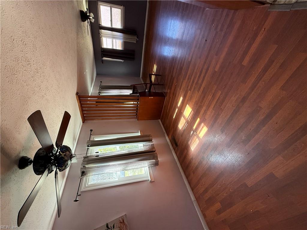 13A Colberts LN