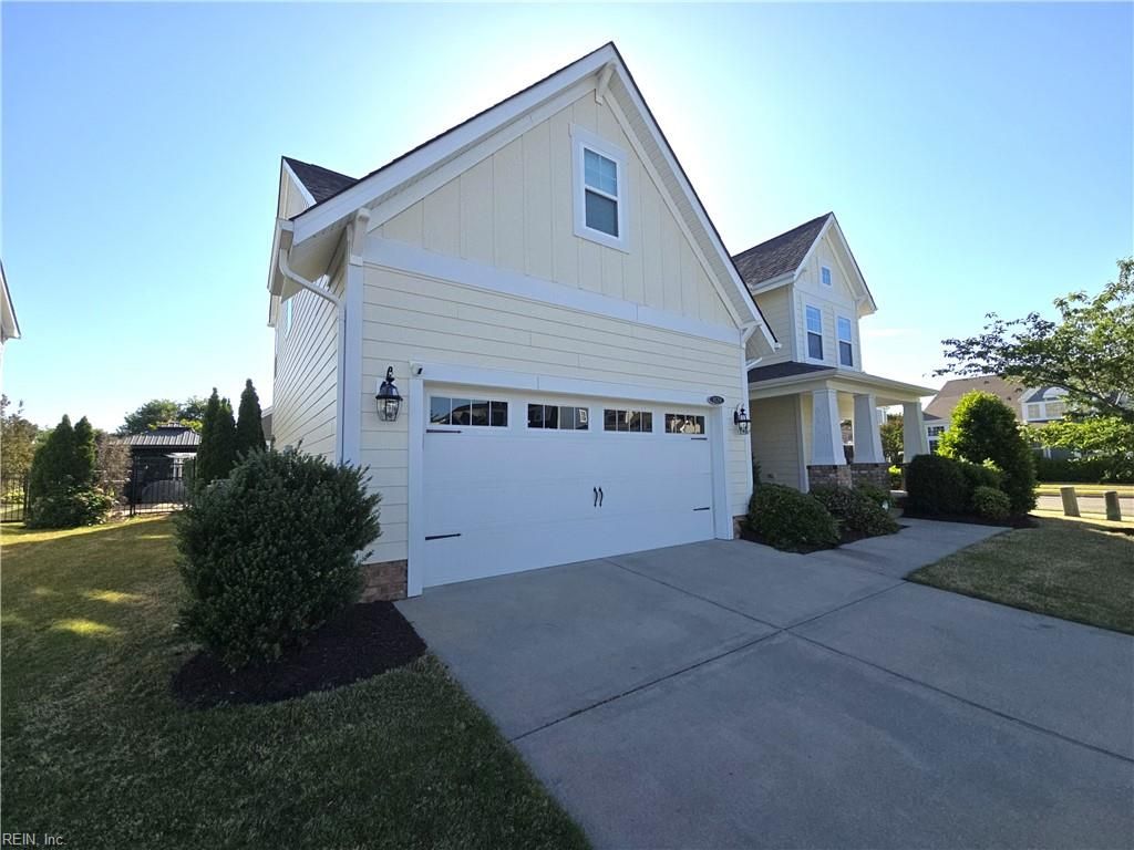 Photo of 1129 Flower Street, Virginia Beach, VA 23455 (MLS # 10631053)