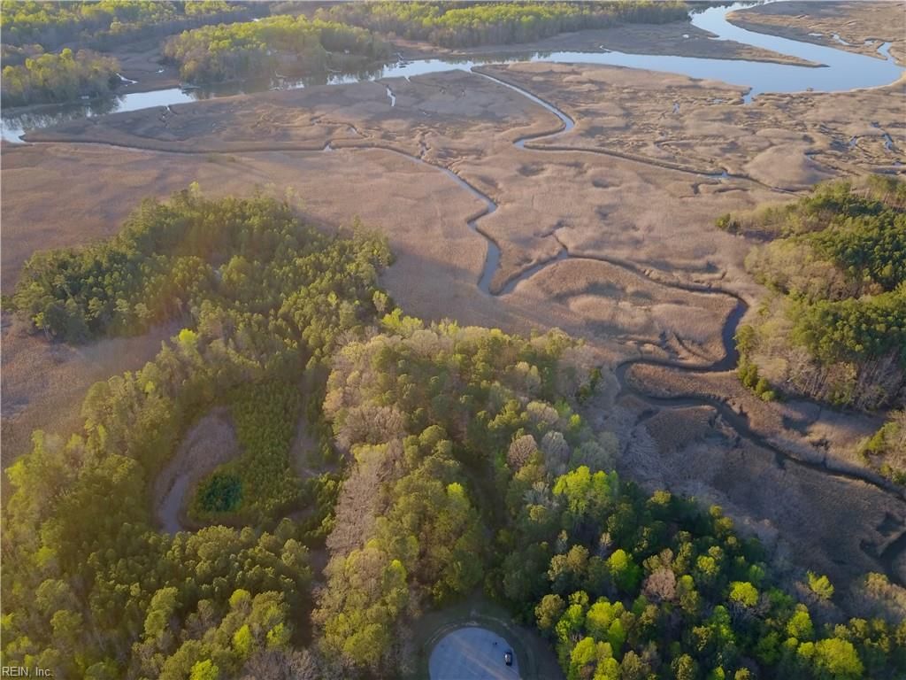 Photo of 2561 Fort Huger Drive, Smithfield, VA 23430 (MLS # 10618565)