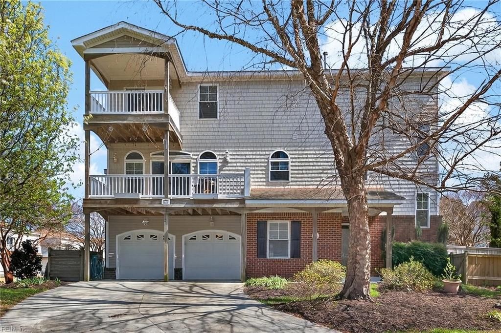 Photo of 2208 POWHATAN Avenue, Virginia Beach, VA 23455 (MLS # 10627089)
