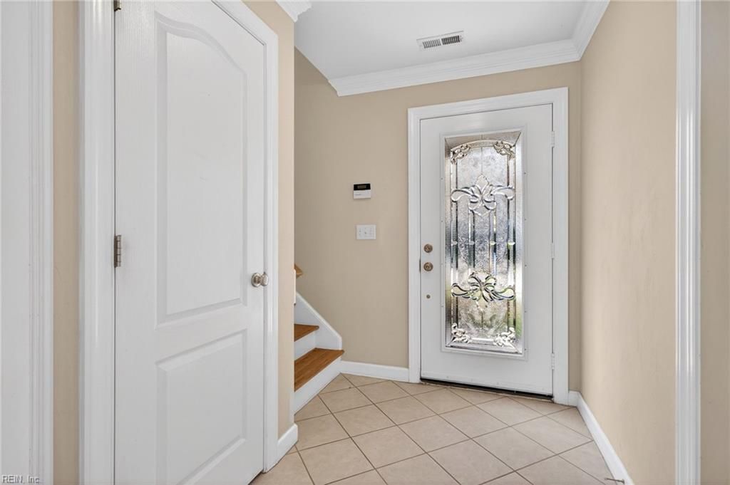 Photo of 2208 POWHATAN Avenue, Virginia Beach, VA 23455 (MLS # 10627089)