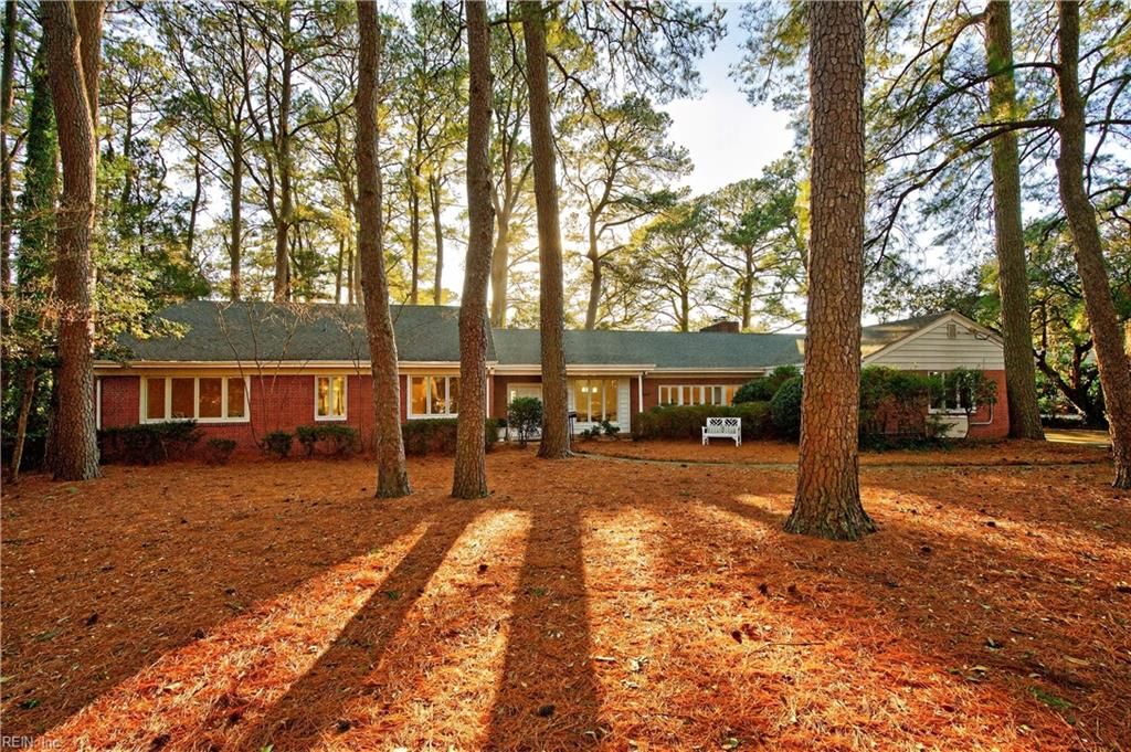 Photo of 1375 Emory Place, Norfolk, VA 23509 (MLS # 10621562)