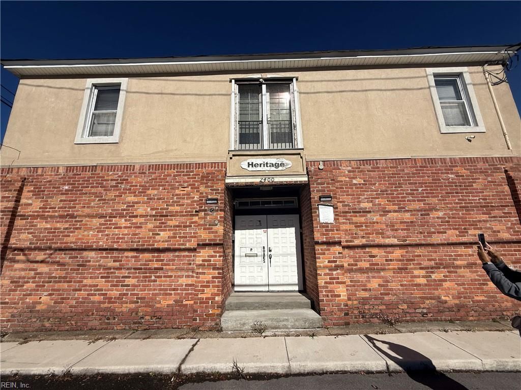 Photo of 2400 Kimball Terrace, Norfolk, VA 23504 (MLS # 10612814)