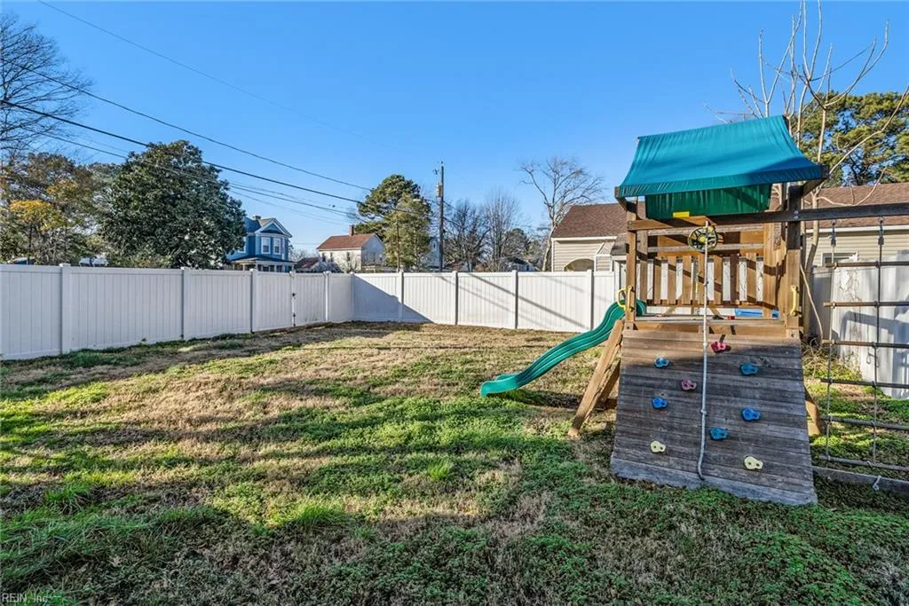 Chesapeake, Virginia 23324, United States, 4 Bedrooms Bedrooms, ,2 BathroomsBathrooms,Residential,Active,12075