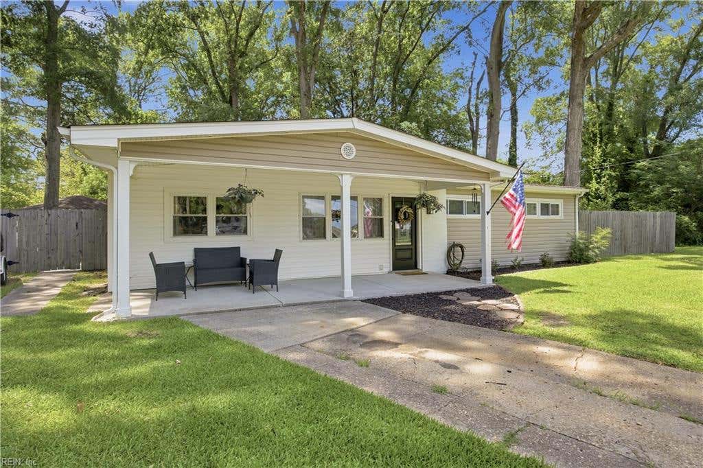 Photo of 4321 Fontana Court CT, Chesapeake, VA 23325 (MLS # 10644133)