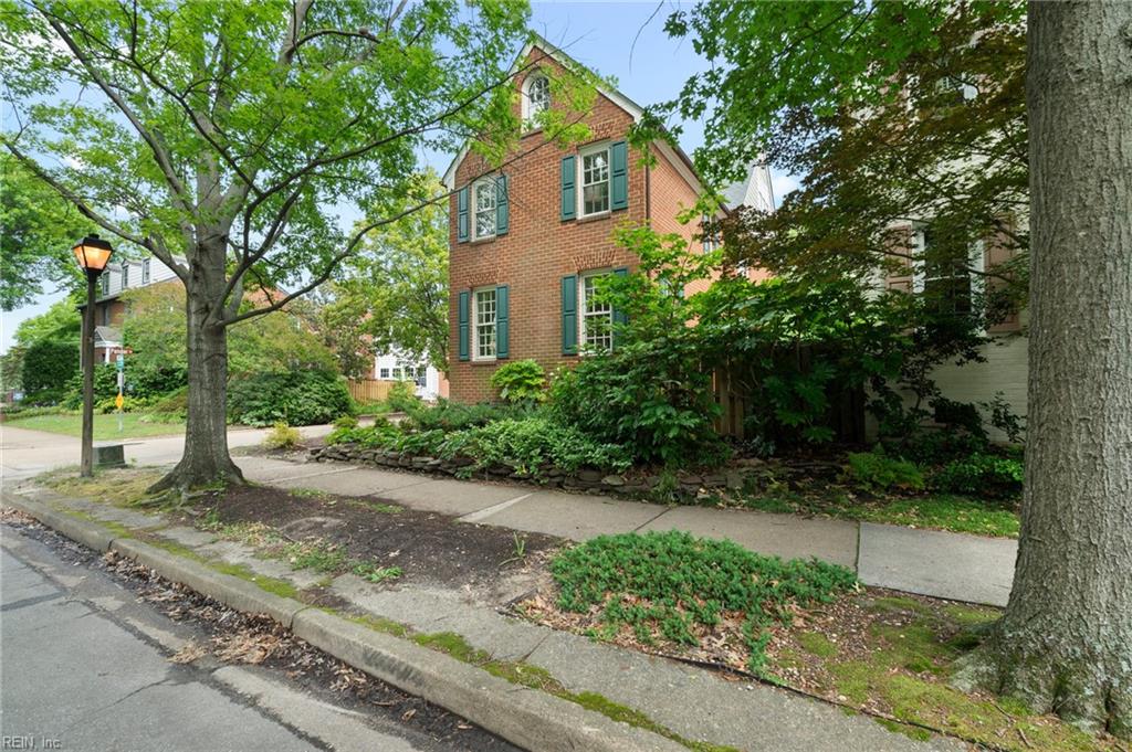 1360 Botetourt GDNS