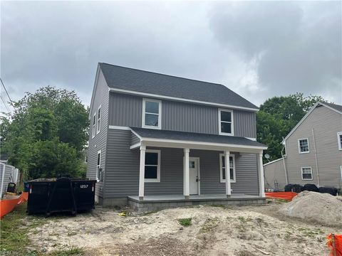 Photo of 5 Barney Place, Portsmouth, VA 23702 (MLS # 10639853)