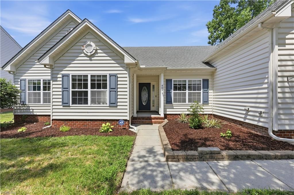 Photo of 402 Calvin Street, Suffolk, VA 23435 (MLS # 10640328)
