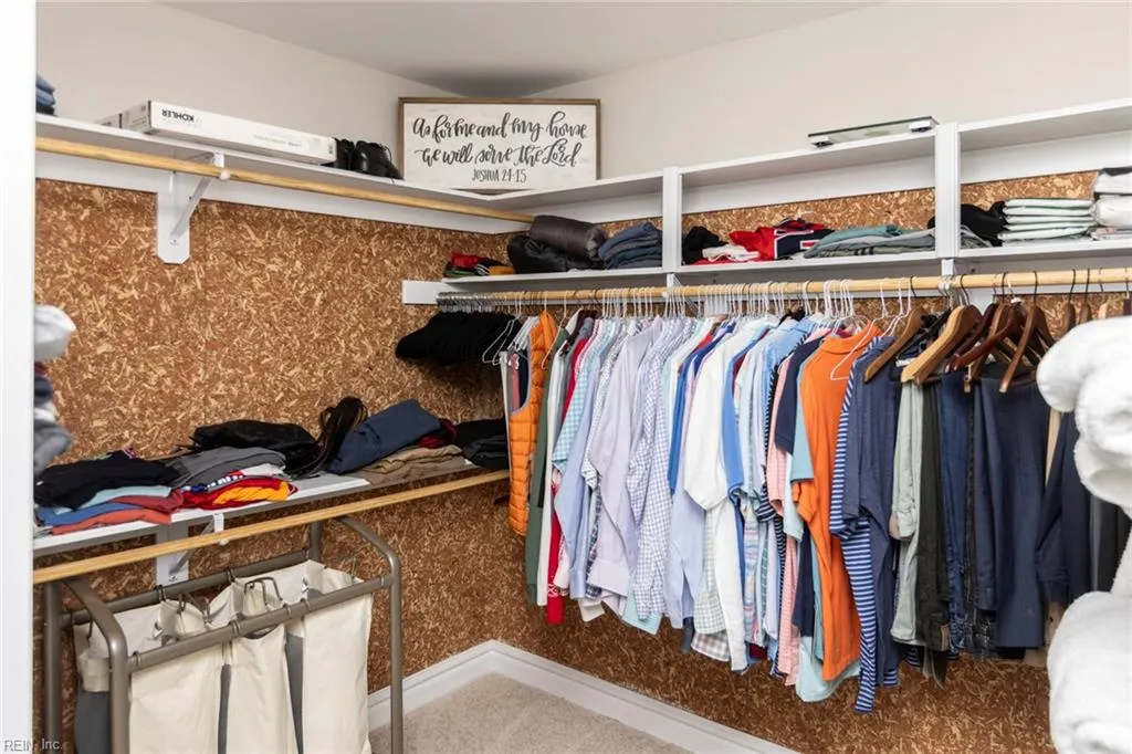 Virginia Beach, Virginia 23455, United States, 5 Bedrooms Bedrooms, ,4 BathroomsBathrooms,Residential,Pending,23899