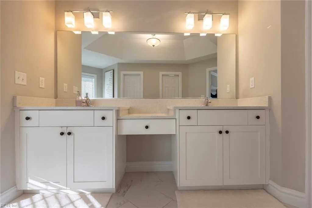 Virginia Beach, Virginia 23455, United States, 5 Bedrooms Bedrooms, ,4 BathroomsBathrooms,Residential,Pending,23899