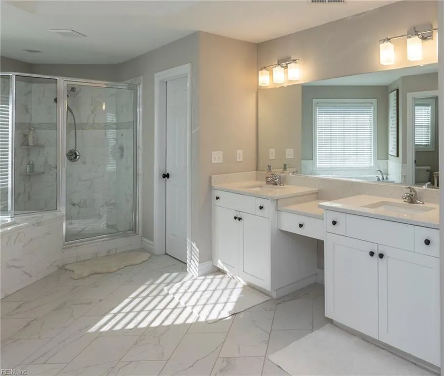 Virginia Beach, Virginia 23455, United States, 5 Bedrooms Bedrooms, ,4 BathroomsBathrooms,Residential,Pending,23899