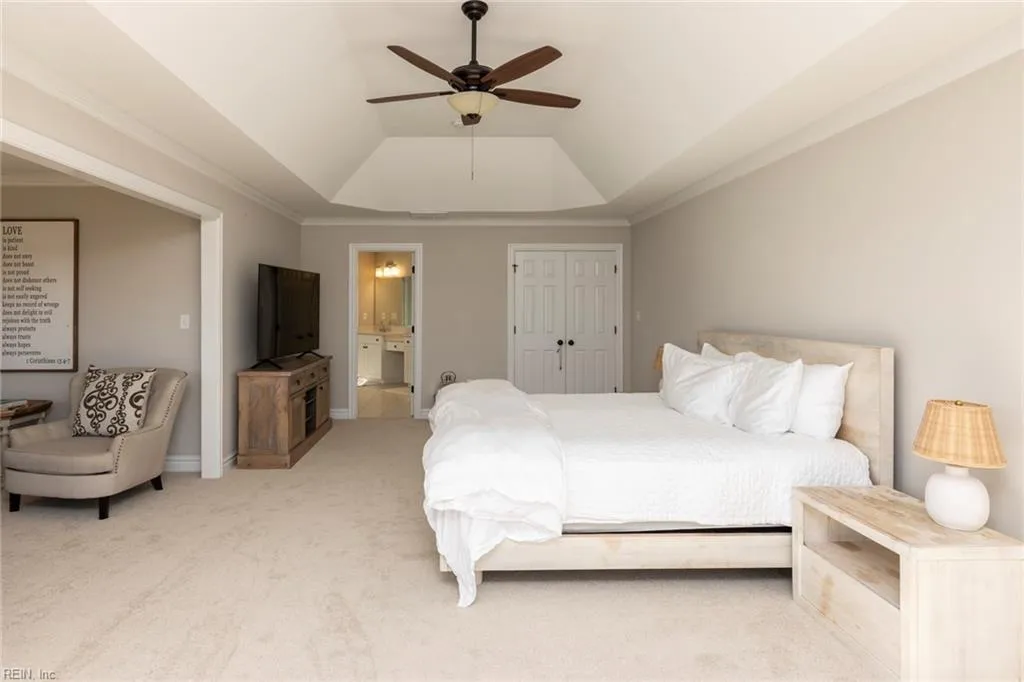 Virginia Beach, Virginia 23455, United States, 5 Bedrooms Bedrooms, ,4 BathroomsBathrooms,Residential,Pending,23899