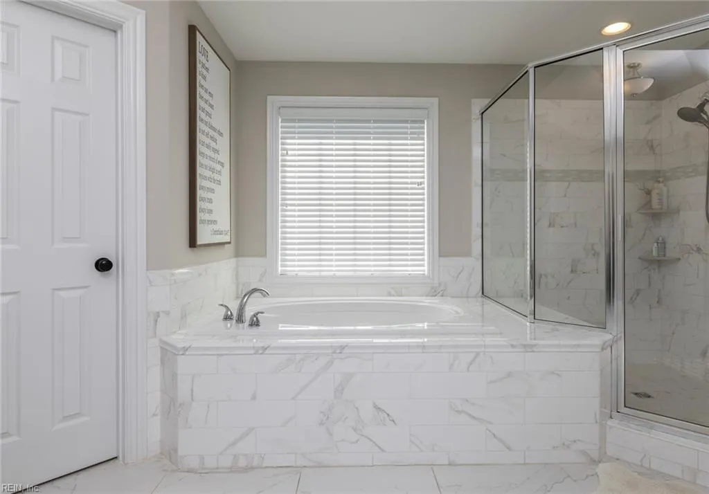 Virginia Beach, Virginia 23455, United States, 5 Bedrooms Bedrooms, ,4 BathroomsBathrooms,Residential,Pending,23899