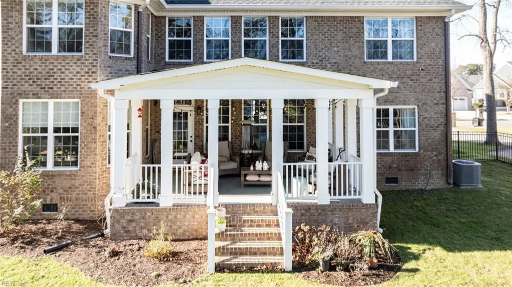 Virginia Beach, Virginia 23455, United States, 5 Bedrooms Bedrooms, ,4 BathroomsBathrooms,Residential,Pending,23899