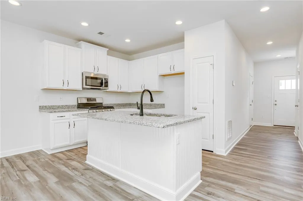 Suffolk, Virginia 23435, United States, 3 Bedrooms Bedrooms, ,3 BathroomsBathrooms,Residential,Active,248003