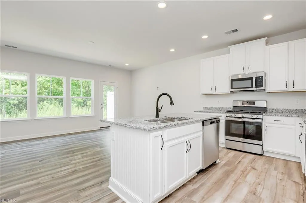 Suffolk, Virginia 23435, United States, 3 Bedrooms Bedrooms, ,3 BathroomsBathrooms,Residential,Active,248003