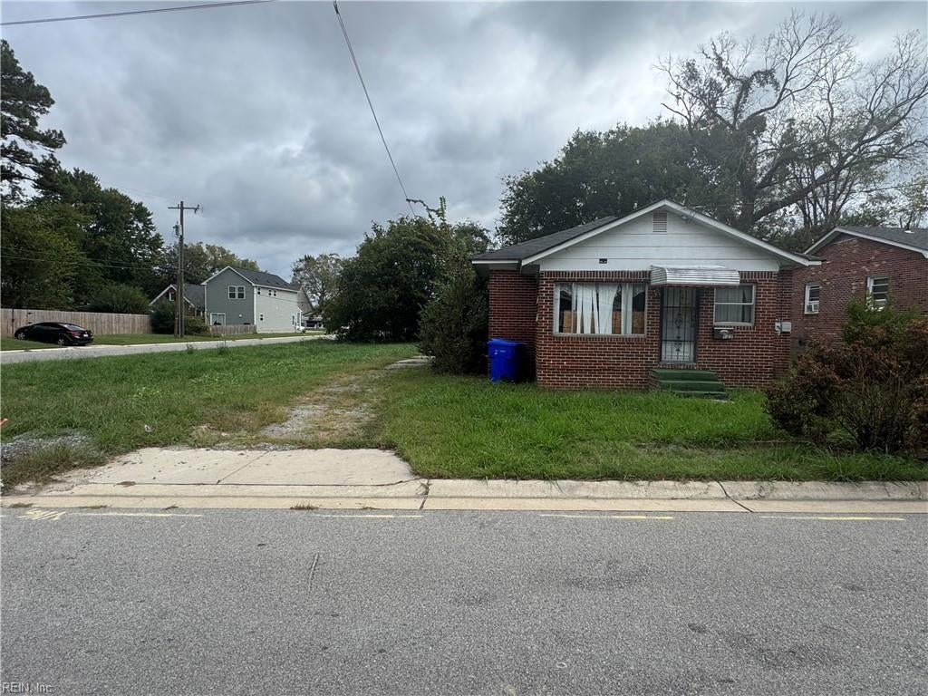 Photo of 122 N Capital St Street, Suffolk, VA 23434 (MLS # 10657835)
