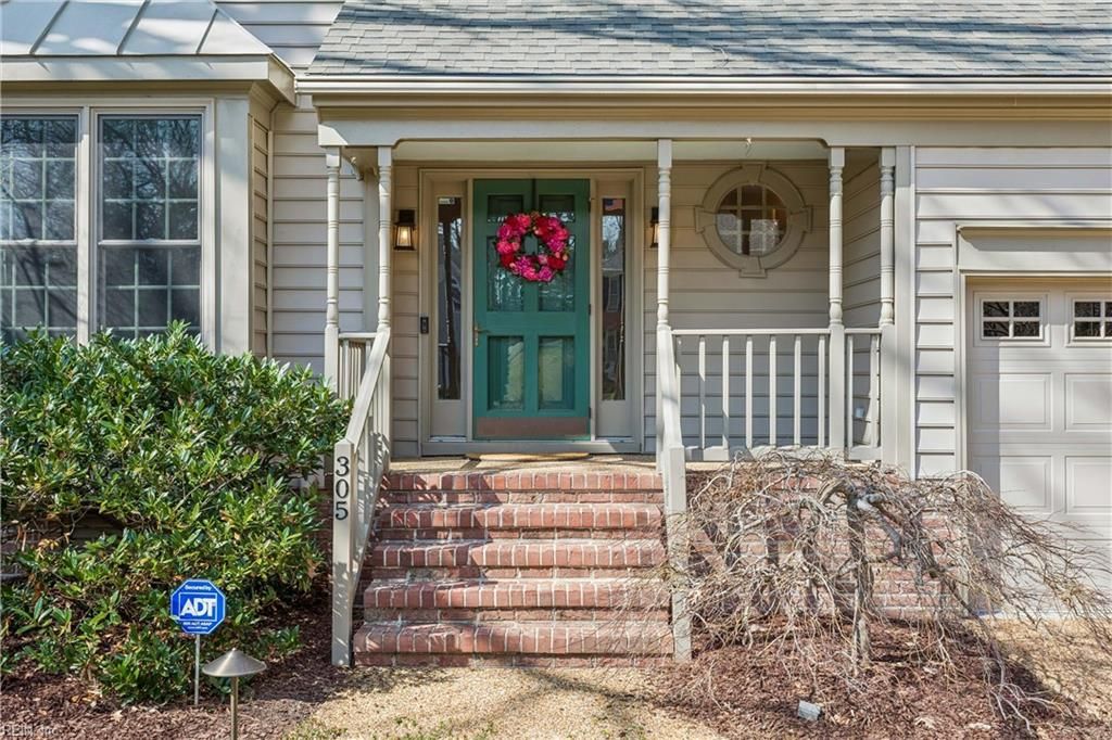 Photo of 305 Hollingsworth Court, Yorktown, VA 23693 (MLS # 10625185)