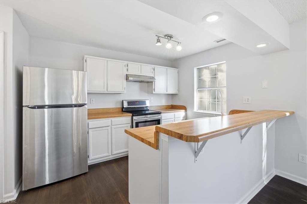 Photo of 4620 Genoa Circle, Virginia Beach, VA 23462 (MLS # 10613980)