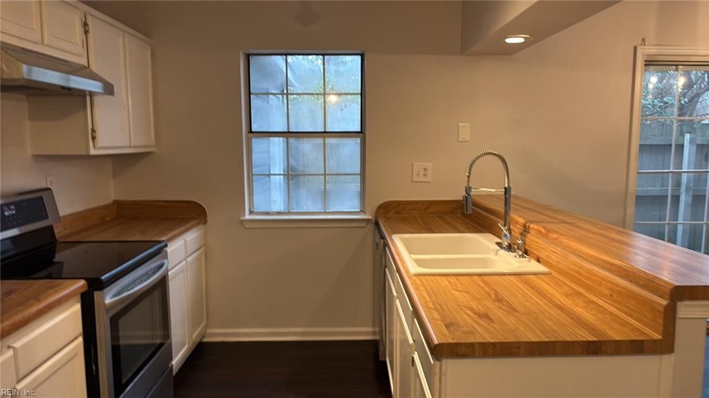 Photo of 4620 Genoa Circle, Virginia Beach, VA 23462 (MLS # 10613980)